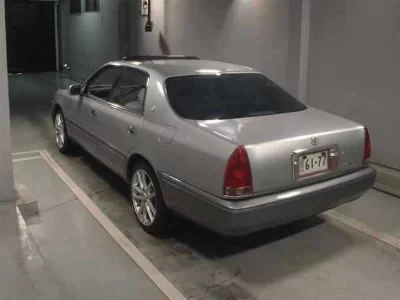 TOYOTA CROWN MAJESTA