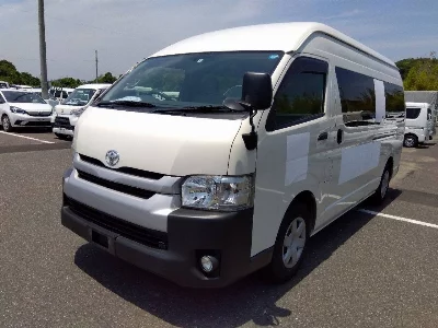 TOYOTA HIACE COMMUTER