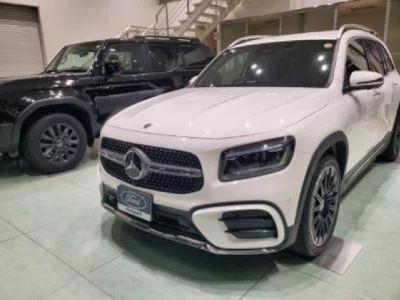 MERCEDES BENZ GLB