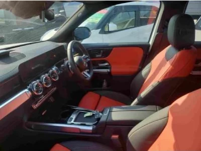 MERCEDES BENZ GLB