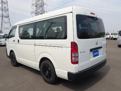 TOYOTA HIACE WAGON