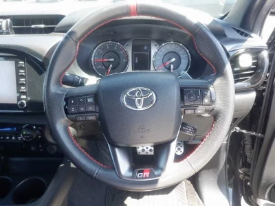 TOYOTA HILUX PICK UP
