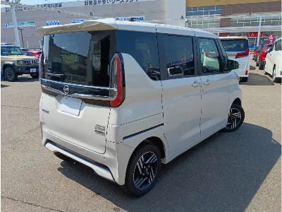 NISSAN ROOX