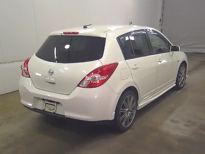 NISSAN TIIDA