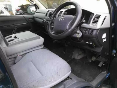 TOYOTA HIACE VAN