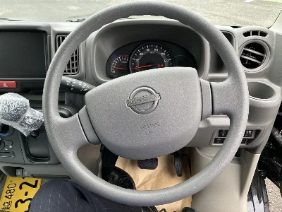 NISSAN CLIPPER VAN