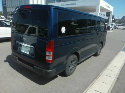 TOYOTA HIACE VAN