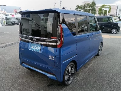 NISSAN ROOX