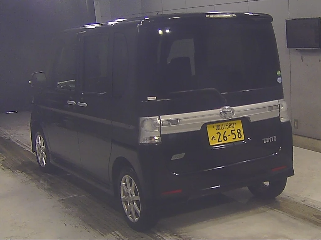 Daihatsu Tanto  с аукциона в Японии