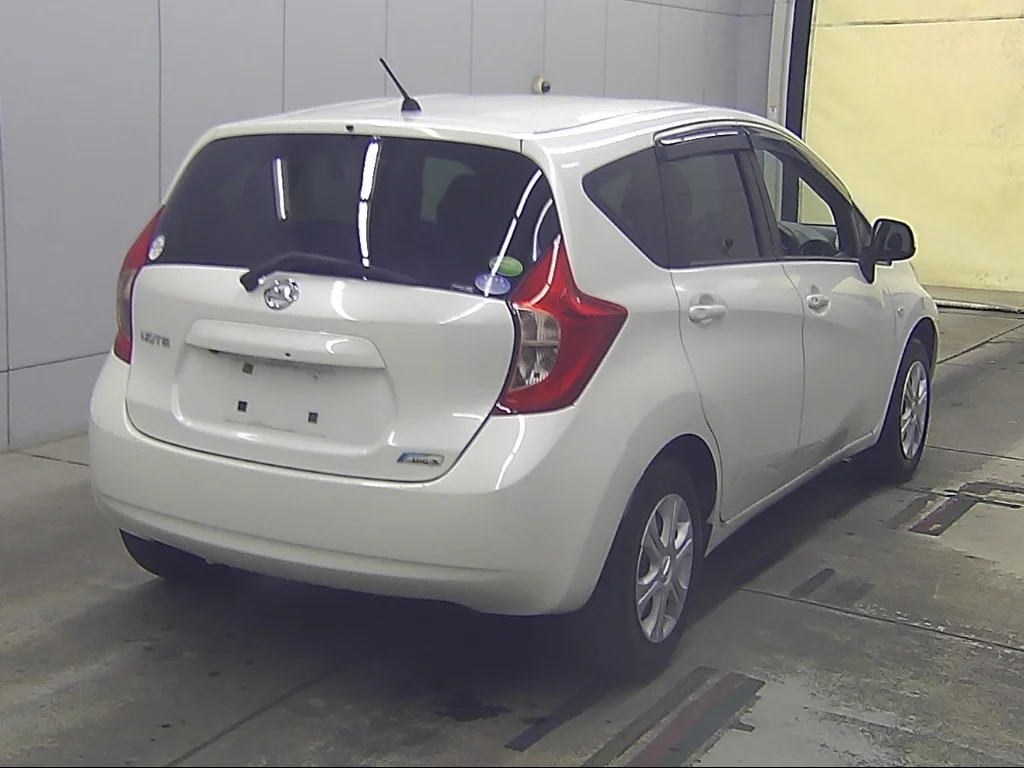 Nissan Note  с аукциона в Японии