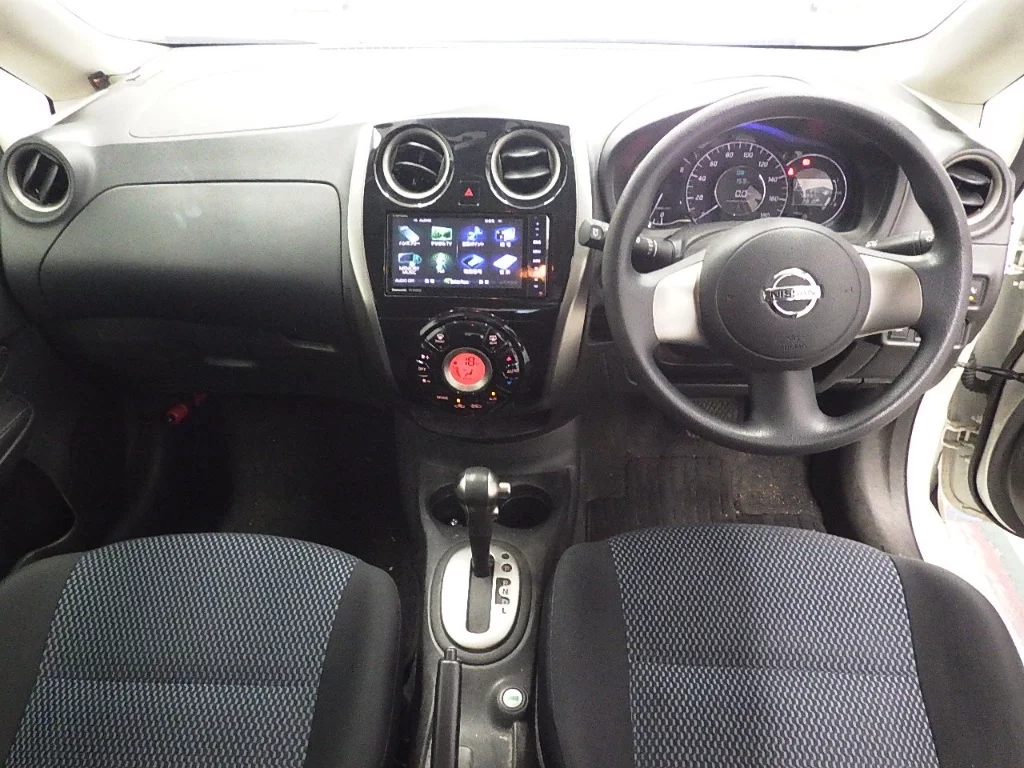 Nissan Note  с аукциона в Японии