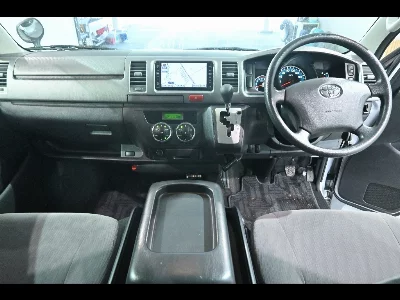 TOYOTA REGIUS VAN
