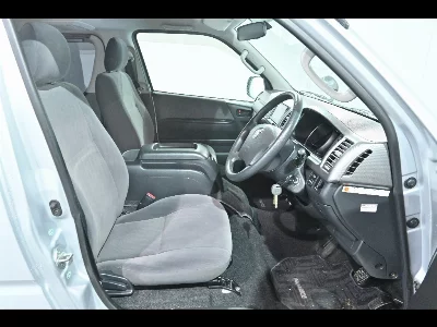 TOYOTA REGIUS VAN