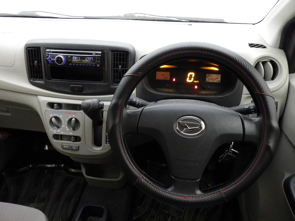Daihatsu Mira e:S  с аукциона в Японии