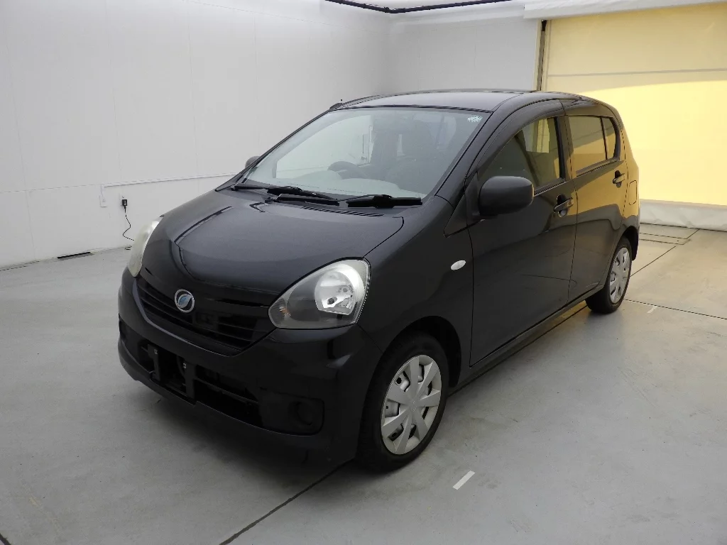 Daihatsu Mira e:S  с аукциона в Японии