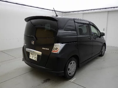 Honda Freed Spike