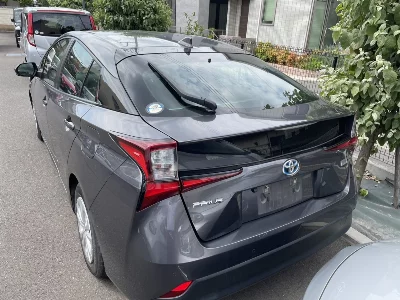TOYOTA PRIUS