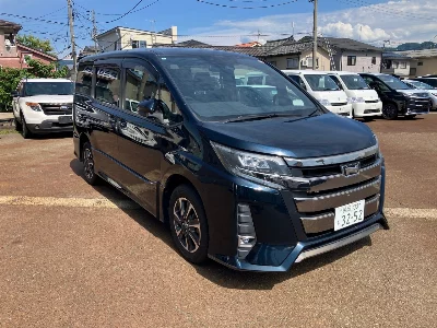 TOYOTA NOAH