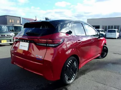 NISSAN AURA