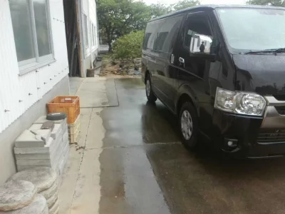 TOYOTA HIACE VAN