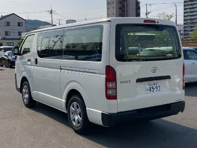 TOYOTA HIACE VAN