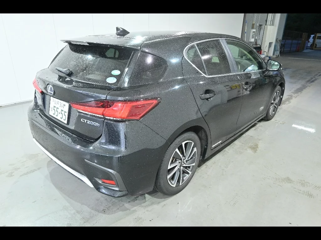 Lexus CT200h  с аукциона в Японии