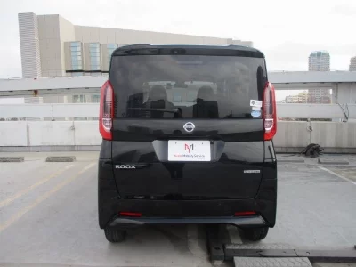 NISSAN ROOX