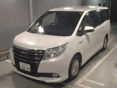 TOYOTA NOAH