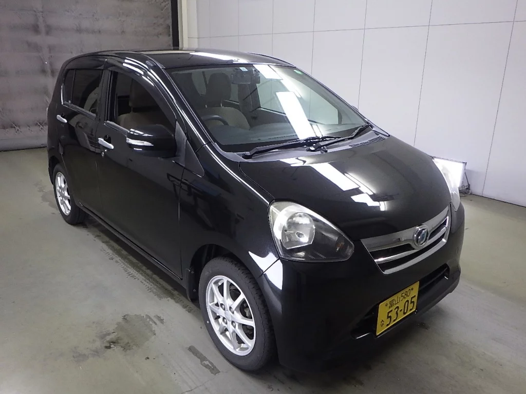 Daihatsu Mira e:S  с аукциона в Японии