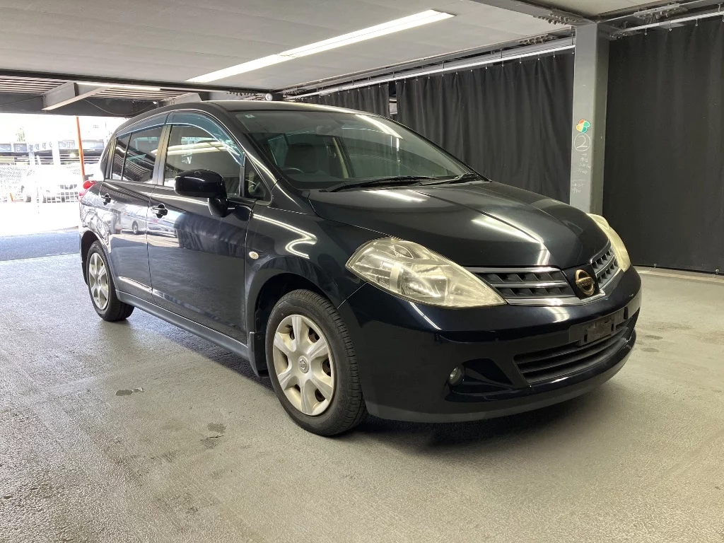 Nissan Tiida  с аукциона в Японии