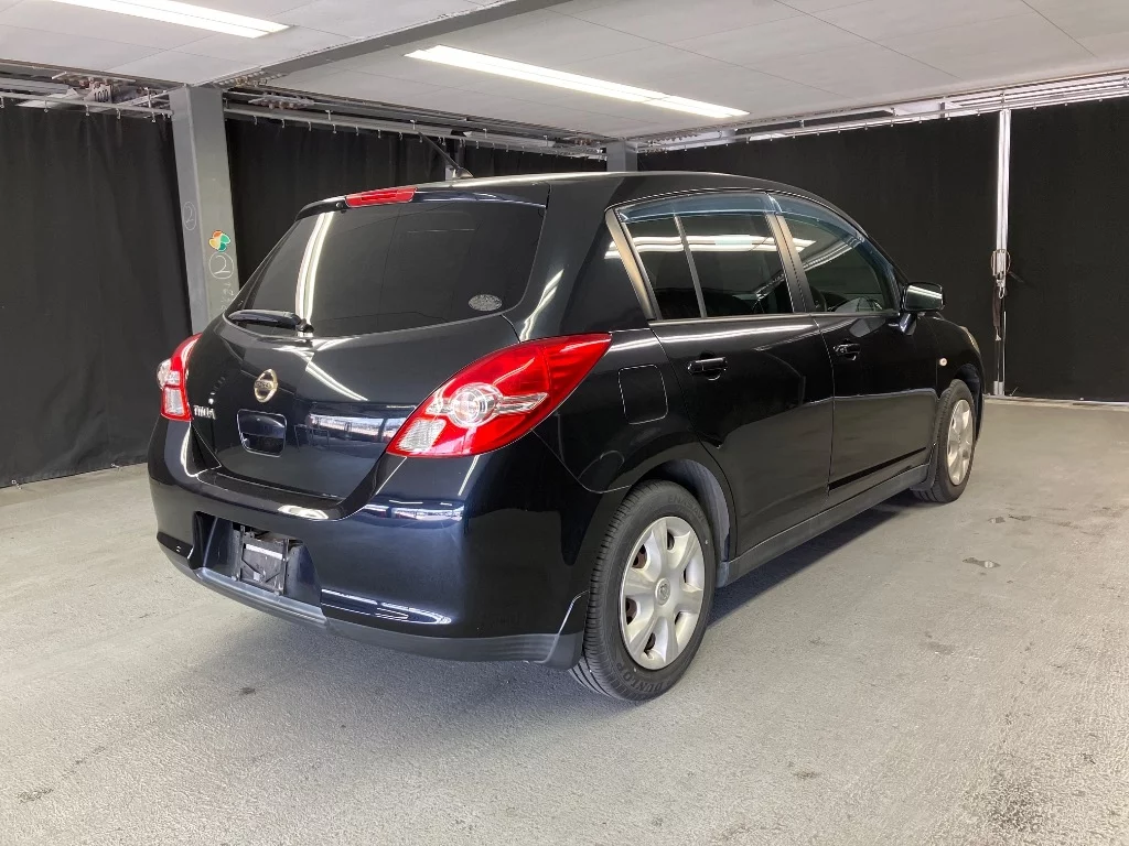 Nissan Tiida  с аукциона в Японии