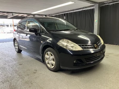 NISSAN TIIDA