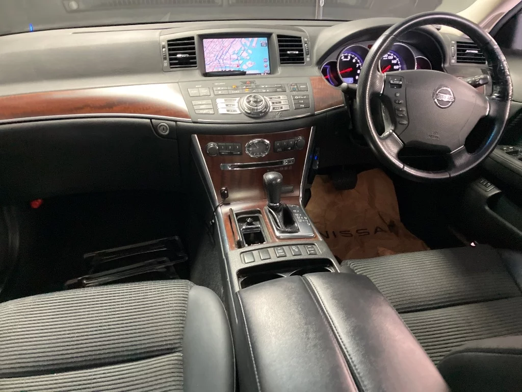 Nissan Fuga  с аукциона в Японии