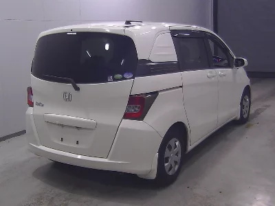 Honda Freed Spike