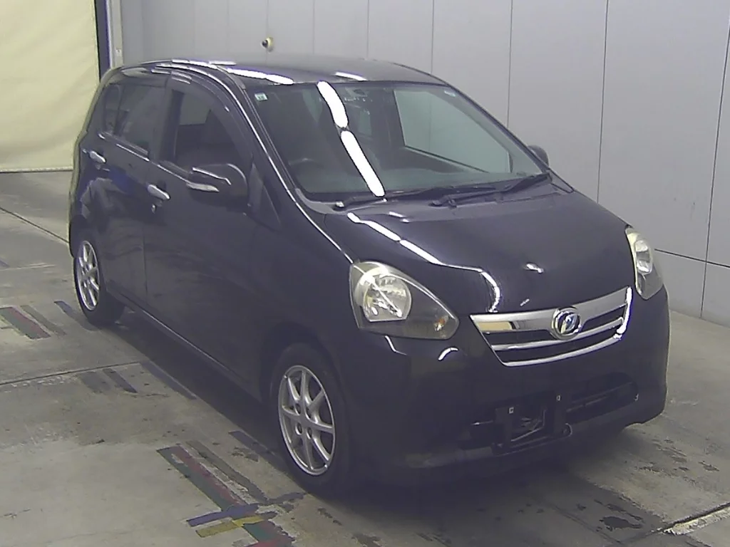 Daihatsu Mira e:S  с аукциона в Японии
