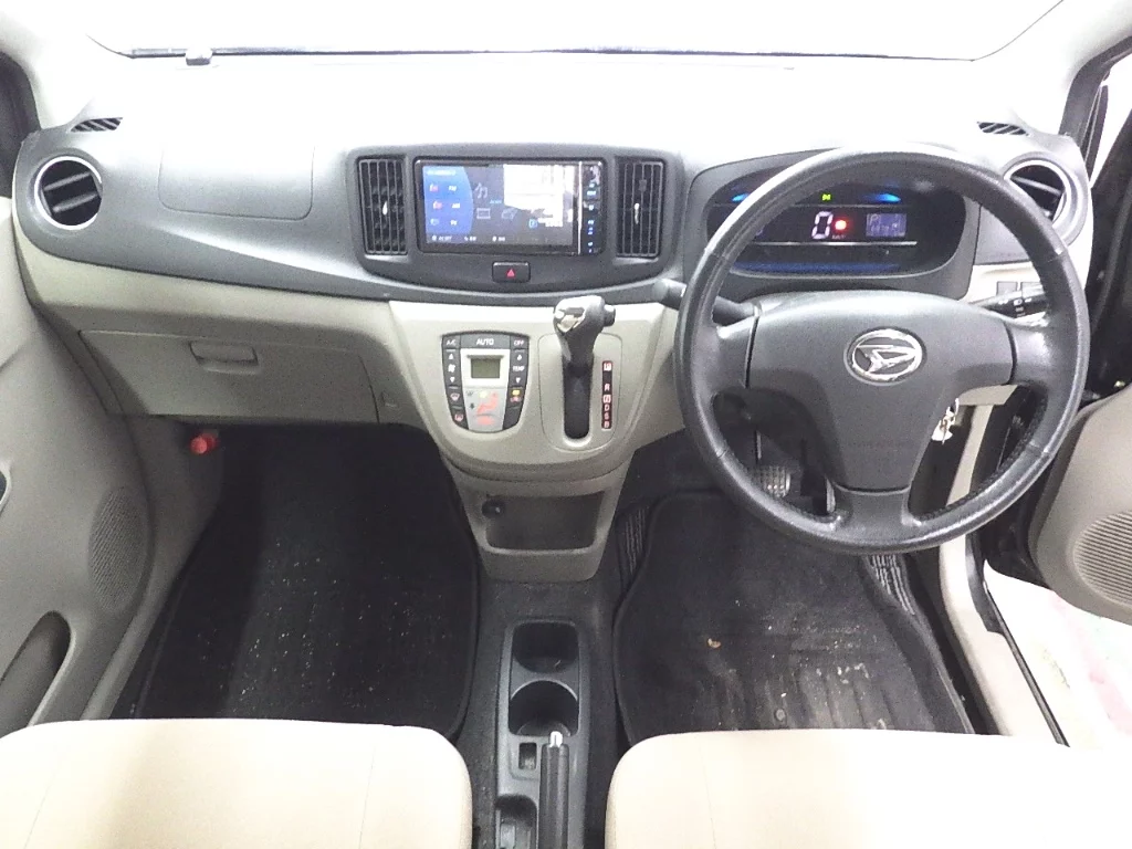 Daihatsu Mira e:S  с аукциона в Японии