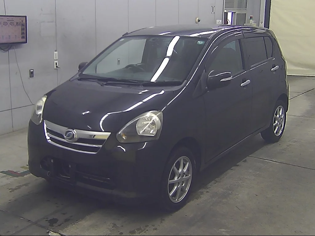 Daihatsu Mira e:S  с аукциона в Японии