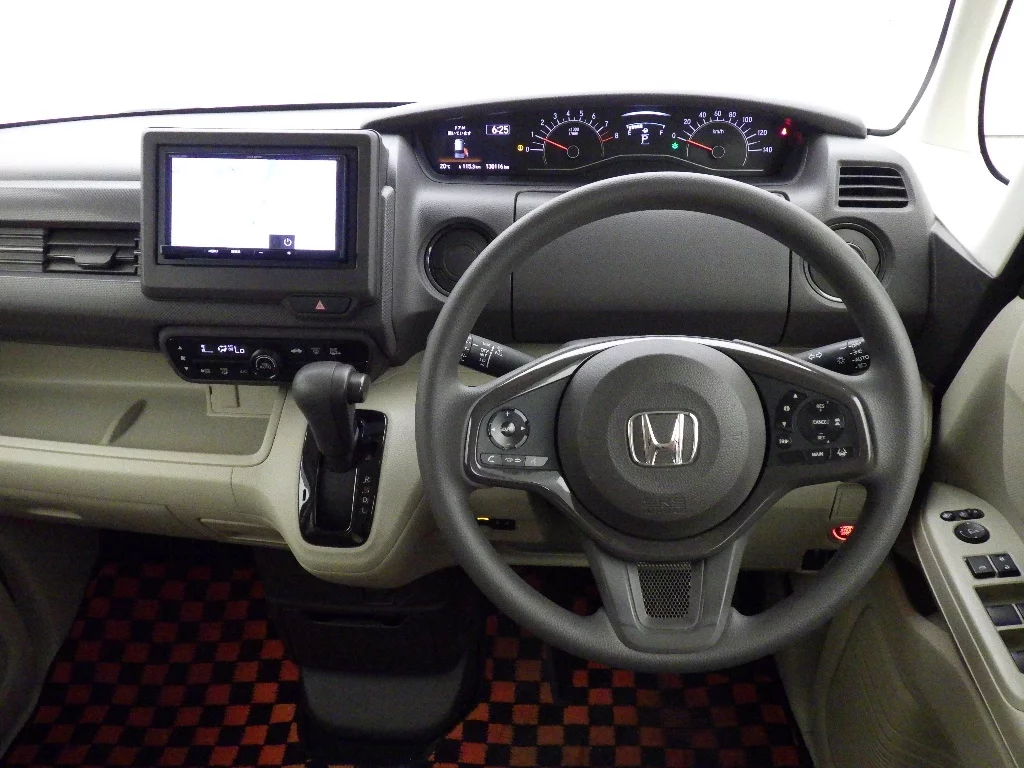 Honda N-Box  с аукциона в Японии