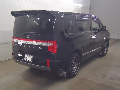 Mitsubishi Delica D:5