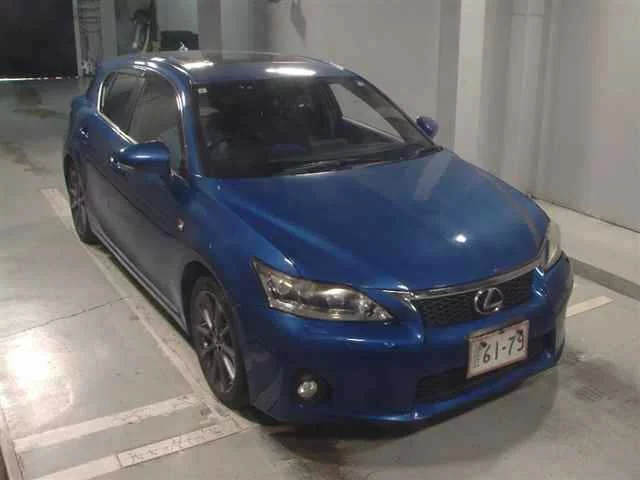 Lexus CT200h  с аукциона в Японии