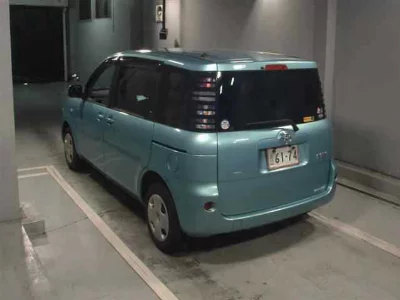 Toyota Sienta
