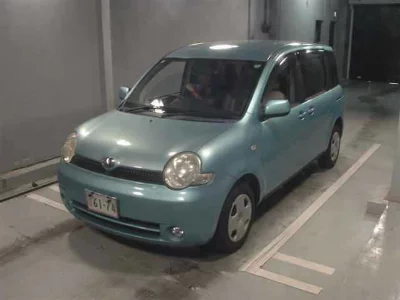 Toyota Sienta