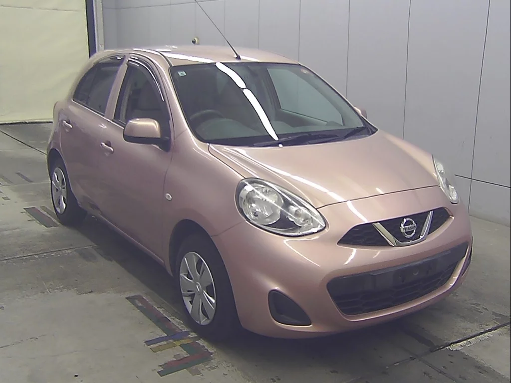 Nissan March  с аукциона в Японии