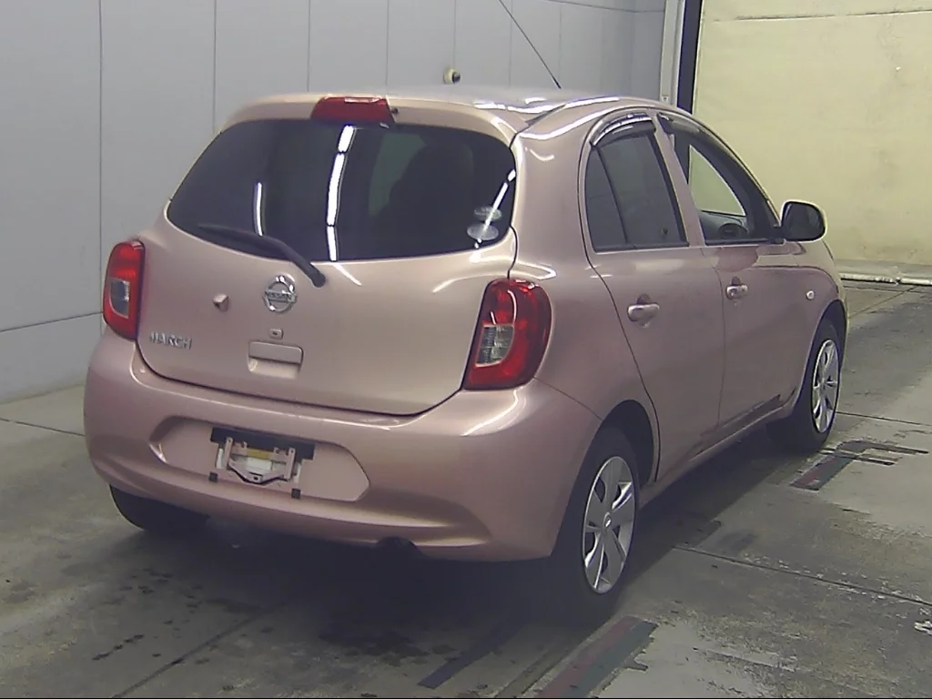 Nissan March  с аукциона в Японии