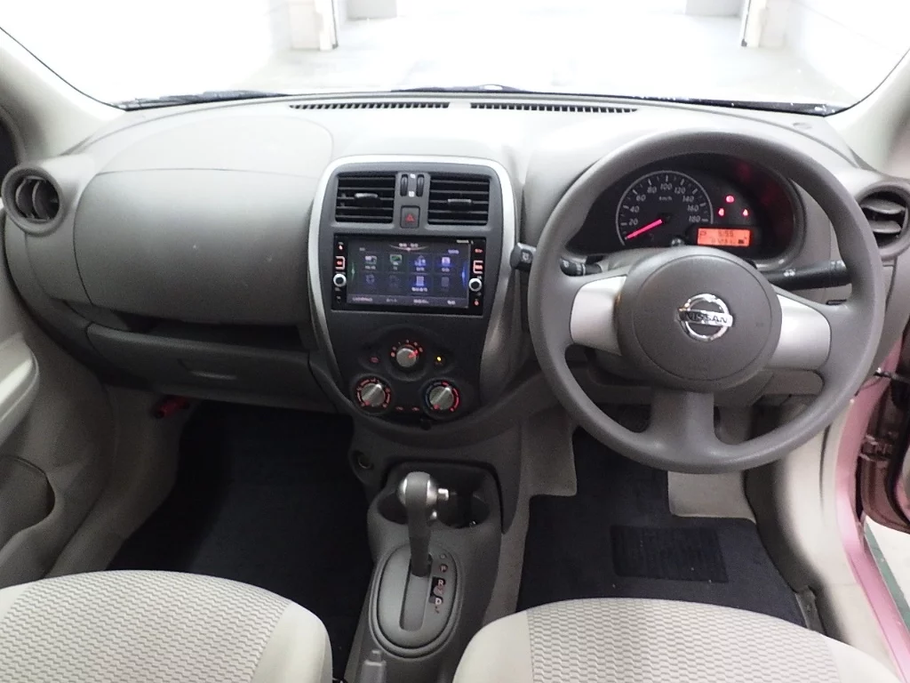 Nissan March  с аукциона в Японии