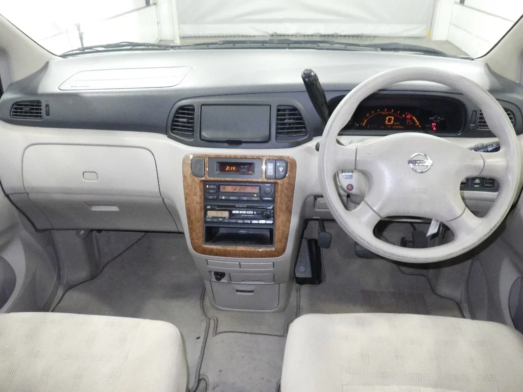 Nissan Liberty  с аукциона в Японии