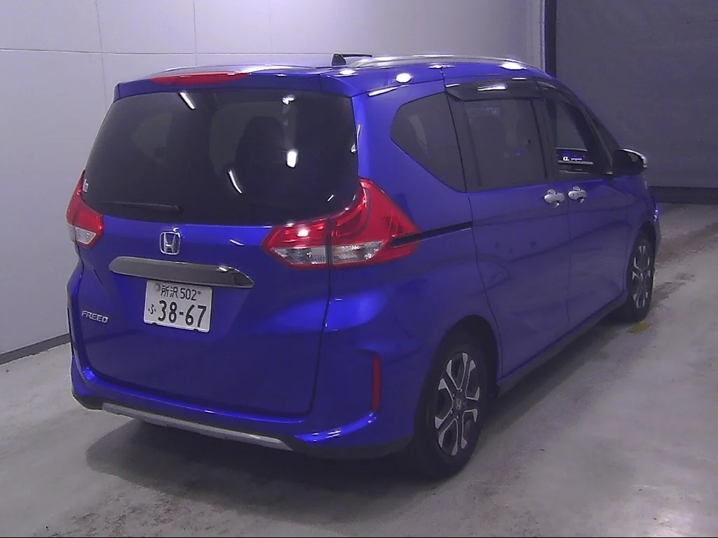Honda Freed  с аукциона в Японии
