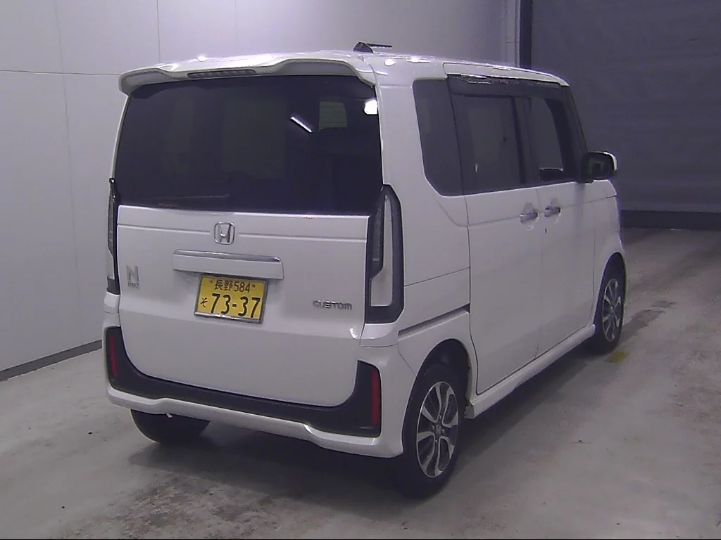 Honda N-Box  с аукциона в Японии