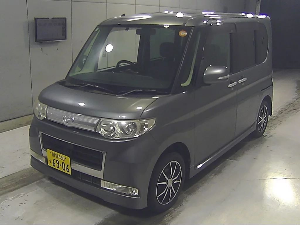 Daihatsu Tanto  с аукциона в Японии
