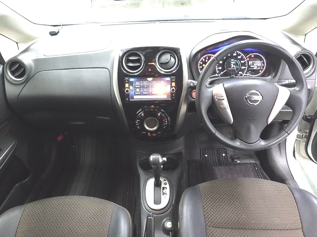 Nissan Note  с аукциона в Японии